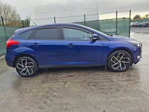 172 Ford Focus 1.5 Diesel Light Damage - Image 3