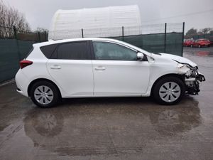 182 Toyota Auris 1.4 D4D - Image 4