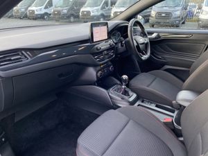 Ford Focus ST-LINE 5DR 1.5 TD 120 S6.2 M6 4DR - Image 3