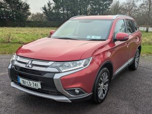 Mitsubishi Outlander AUTO/4X4 /7 SEATER TOP SPEC - Image 4