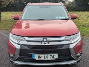 Mitsubishi Outlander AUTO/4X4 /7 SEATER TOP SPEC - Image 2