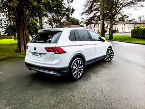 2017 Volkswagen Tiguan Highline  DSG Petrol Automa - Image 3
