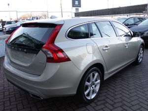 2.0D4 SE LUXURY DELUXE 5DR ESTATE AUTOMATIC // MIN - Image 4