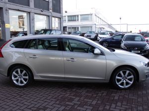 2.0D4 SE LUXURY DELUXE 5DR ESTATE AUTOMATIC // MIN - Image 3