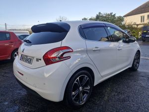 Peugeot 208 2014 Automatic - Image 4