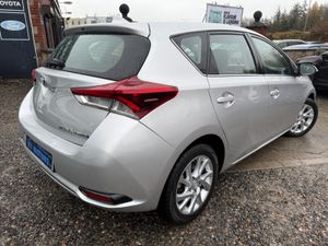 2016 Toyota Auris 1.8 LUNA HYBRID AUTO - Image 4