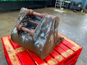 24" DIGGING BUCKET.......45mm PINS........250f. - Image 3