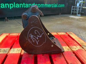 12" STRICKLAND BUCKET.....30mm PINS.........242. - Image 2