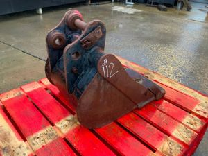 18" DIGGING BUCKET.......35mm PINS......112. - Image 4