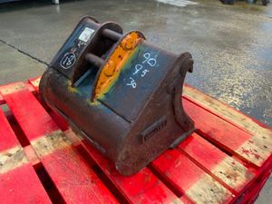 18" MINI DIGGER BUCKET......30mm PINS...... 1830. - Image 3