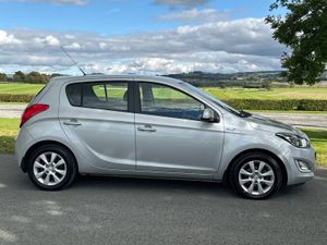 Hyundai i20 2014 premium Low Mileage - Image 4