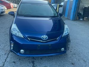 2012 Toyota Prius Hybrid Auto / 7 seater - Image 3