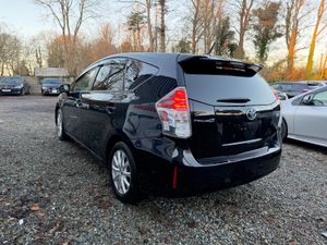 Toyota Prius 7 seater - Image 2