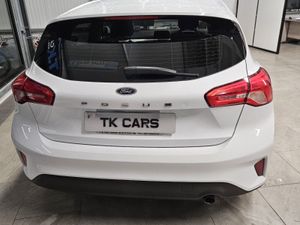 18 FORD FOCUS ZETEC PETROL - Image 4