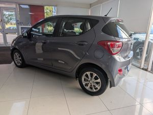 Hyundai i10 Deluxe 2016 - Image 4
