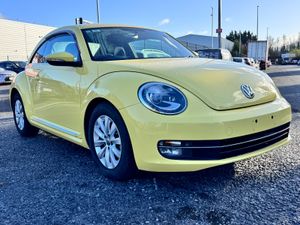 VOLKSWAGON BEETLE 2012 YELLOW - Image 2