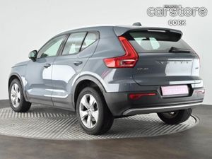 Volvo XC40 D4 (190hp) AWD Momentum Pro Auto - Image 3