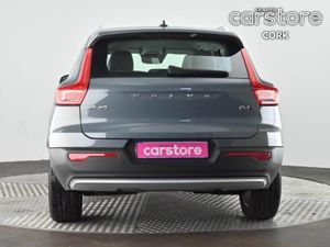 Volvo XC40 D4 (190hp) AWD Momentum Pro Auto - Image 4