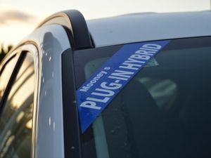 Hyundai Tucson 4WD Executive Plus  Plug in Hybrid - Image 4