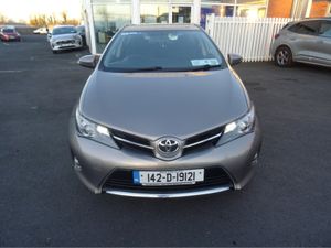Toyota Auris 1.4 D-4D AURA 4DR - Image 4