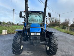 2001 New Holland TL100 with MX Loader - Image 3