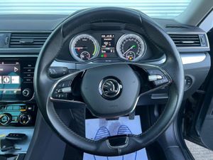 Skoda Superb TECH 1.4 TSI HYBRID // SERVICE HISTOR - Image 4