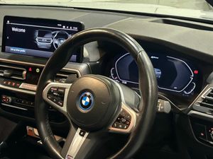 BMW X3 XDRIVE30E M SPORT #43 - Image 4