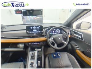 Mitsubishi Outlander PHEV 4WD P – LUXURY 7-SEATER - Image 2