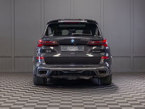 2025 BMW X5 X-Drive 50e M-Sport - Image 4