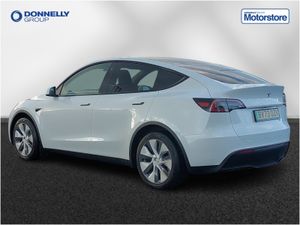 Tesla Model Y Hatchback Long Range - Image 3