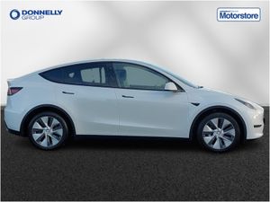 Tesla Model Y Hatchback Long Range - Image 4