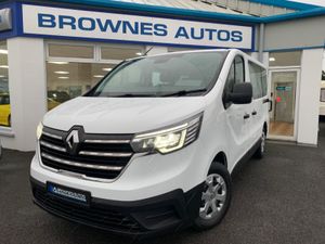 2023 Renault Trafic passenger 9 seater - Image 3