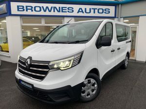 2023 Renault Traffic 9 seater Automatic - Image 4