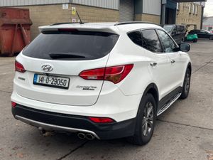 2014 HYUNDAI SANTA FE 4WD SPECIAL EDITION 7 SEATS - Image 4