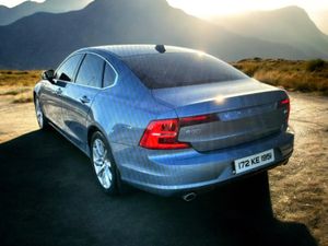 2017 Volvo S90 D4 2.0L 190hp Momentum Geartronic - Image 4