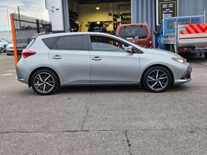 Toyota Auris 1.8 Hybrid LUNA - Image 4