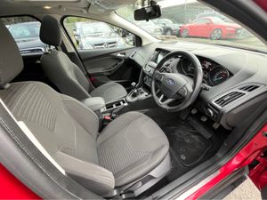 Ford Focus 1.0i TITANIUM - Image 3