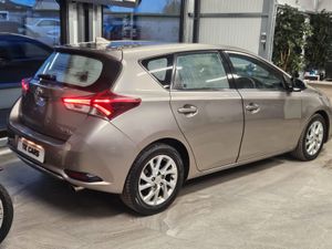 15 TOYOTA AURIS 1.6 DIESEL - Image 2