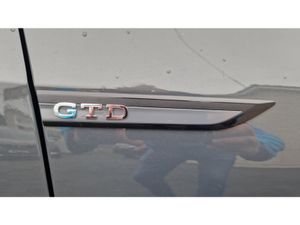 Volkswagen Golf GTD TDI 200 BHP  S-A DSG - Image 4