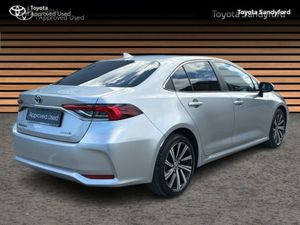 Toyota Corolla LUNA SPORT SALOON // HEATED SEATS / - Image 2