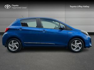 Toyota Yaris YARIS HYBRID LUXURY MC - Image 3