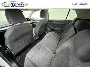 Volkswagen Golf 1.0 ETSI Automatic - Image 4