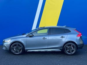 Volvo V40 D4 CROSS COUNTRY 2.0 D // PANORAMIC SUNR - Image 4