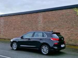 Hyundai i30 DELUXE PLUS FINANCE AVAILABLE - Image 2