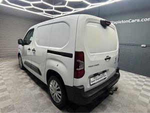 Peugeot Partner PROFESSIONAL PLUS 1.5 BLUE HDI - Image 2