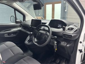 Peugeot Partner PROFESSIONAL PLUS 1.5 BLUE HDI - Image 3