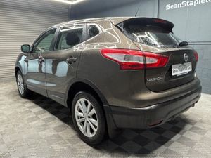 Nissan Qashqai 1.5 SV SAFETY PK E6 4DR - Image 3