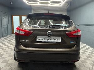 Nissan Qashqai 1.5 SV SAFETY PK E6 4DR - Image 4