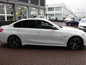330E PLUG IN HYBRID M-SPORT PLUS PACK // HUGE SPEC - Image 3