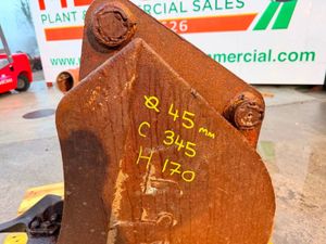 18" JCB 3CX BUCKET ...45MM PINS .....67S - Image 2